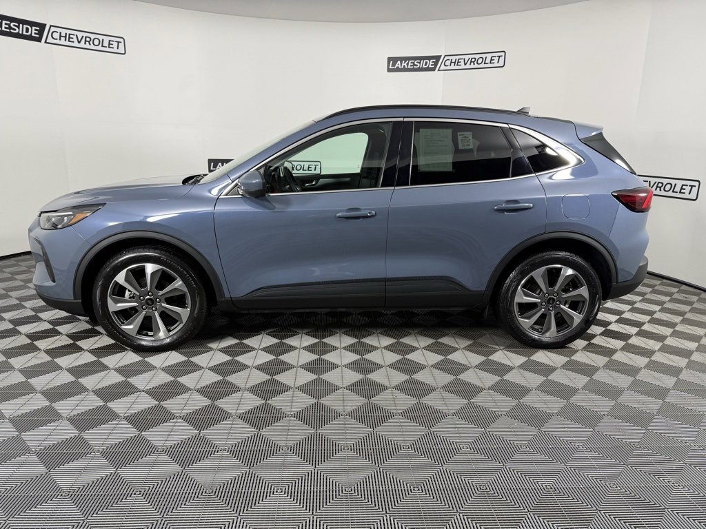 Used 2024 Ford Escape Platinum image 3