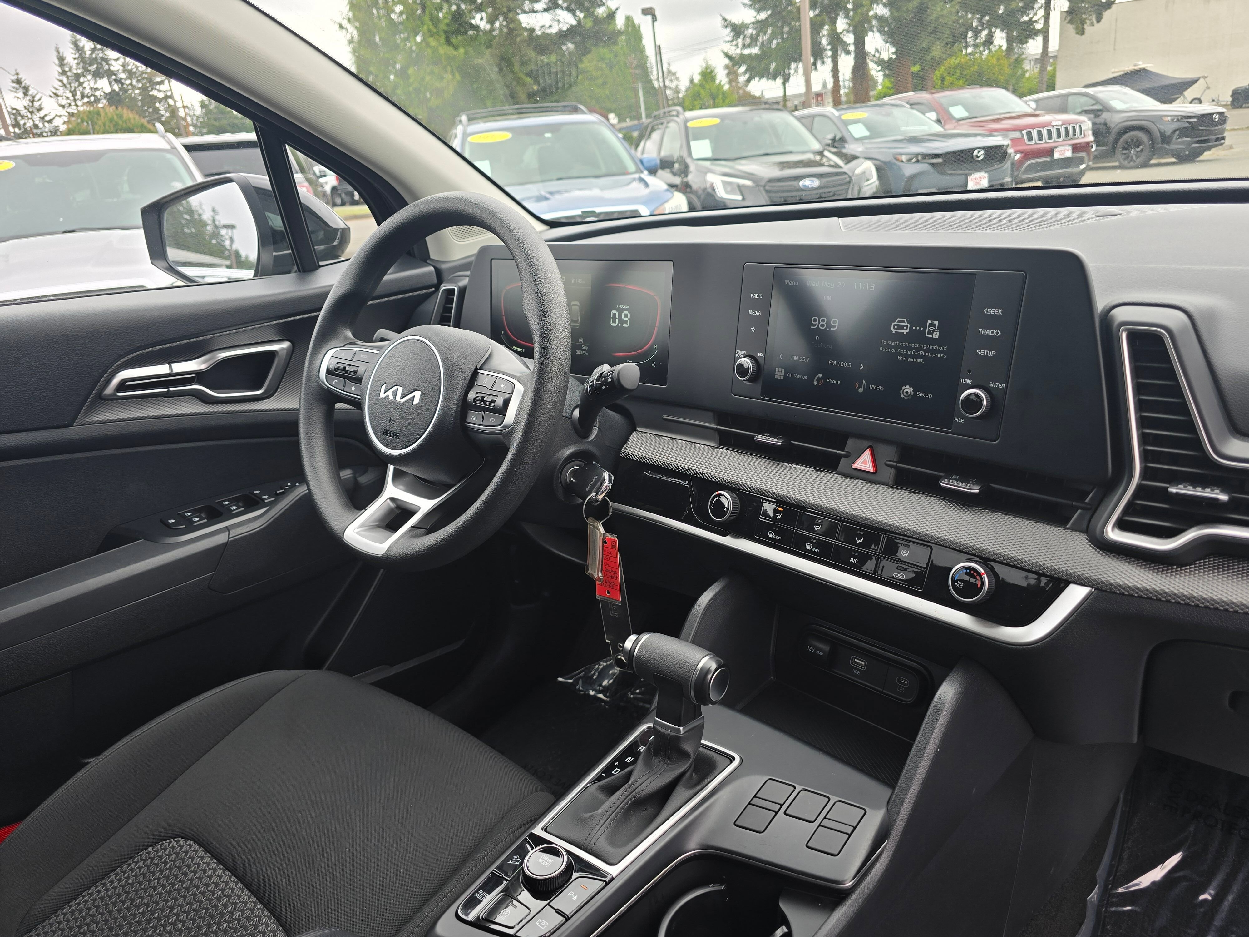 Used 2025 Kia Sportage LX FWD image 10