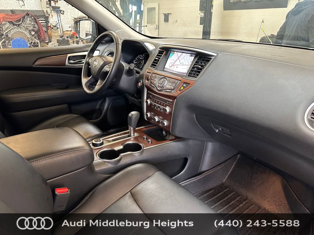 Used 2019 Nissan Pathfinder Platinum w/ Cargo Package AWD/4WD image 27