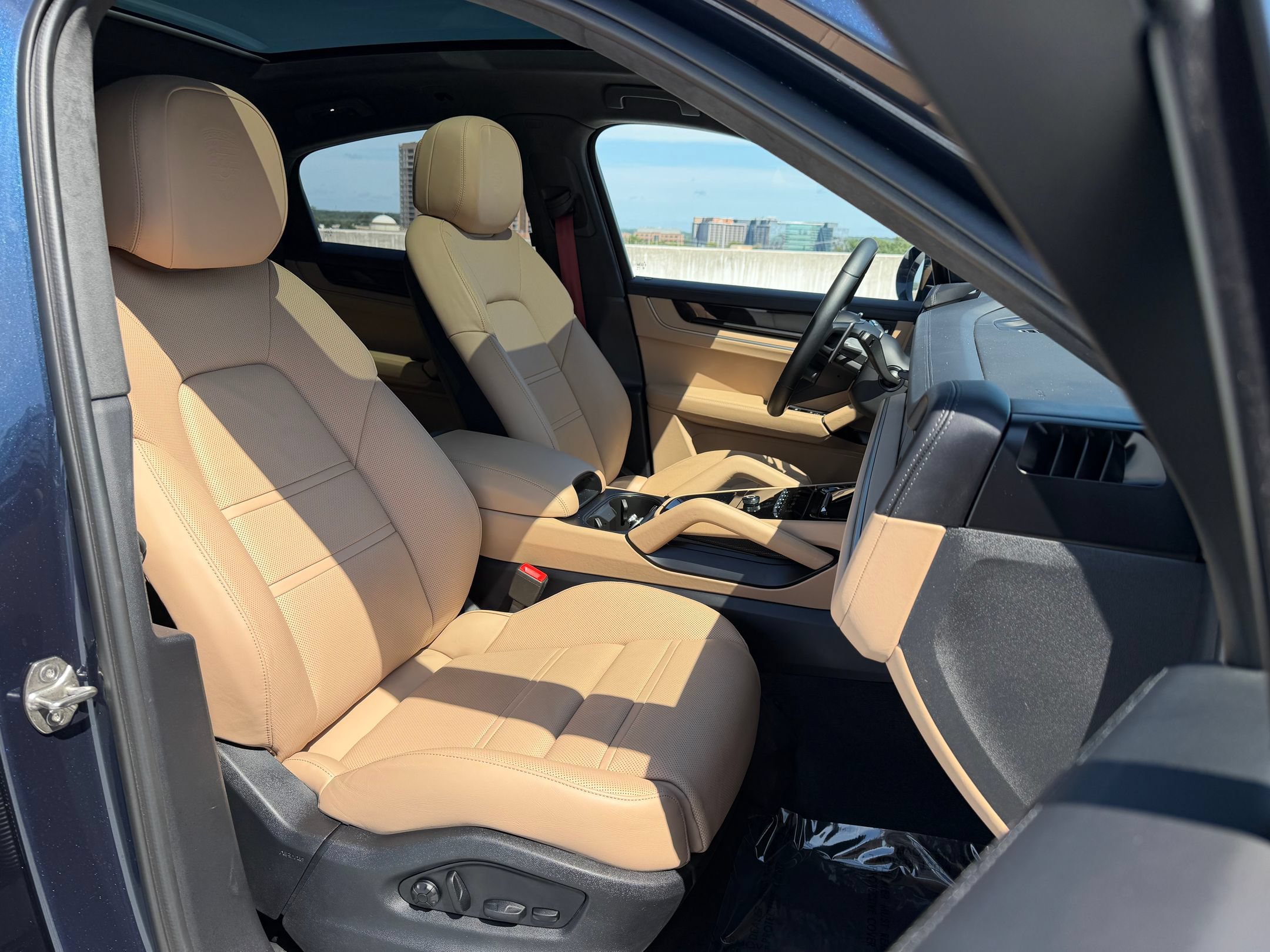 Certified 2024 Porsche Cayenne S AWD/4WD image 22