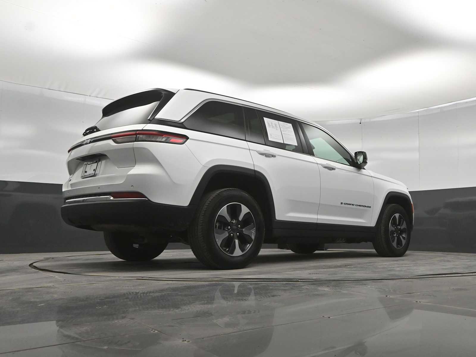 Used 2024 Jeep Grand Cherokee Limited 4xe AWD/4WD image 38