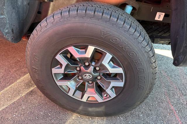 Certified 2018 Toyota Tacoma TRD Off-Road image 18