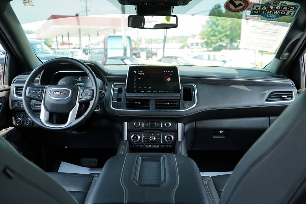 Used 2024 GMC Yukon XL SLT w/ SLT Luxury Package AWD/4WD image 9