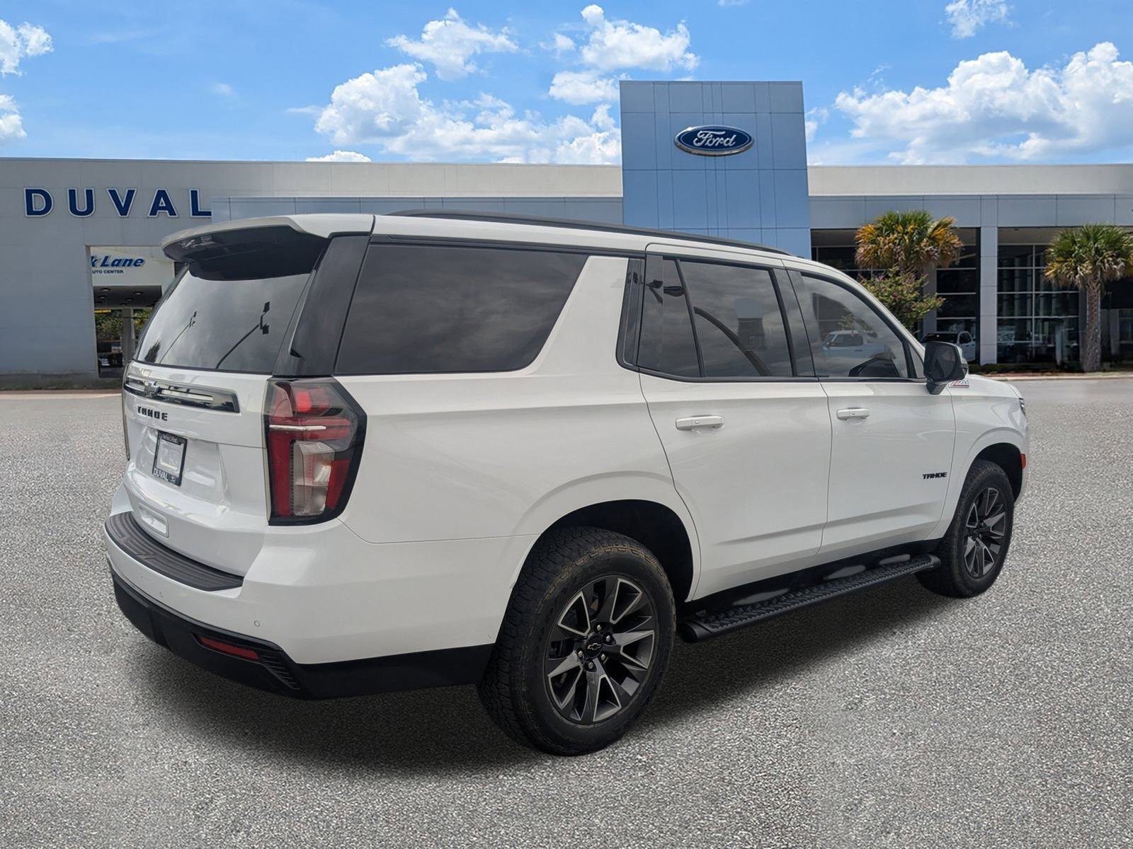 Used 2023 Chevrolet Tahoe Z71 w/ Luxury Package image 4