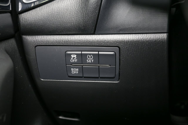 Used 2015 MAZDA MAZDA3 i Touring w/ Technology Package FWD image 32