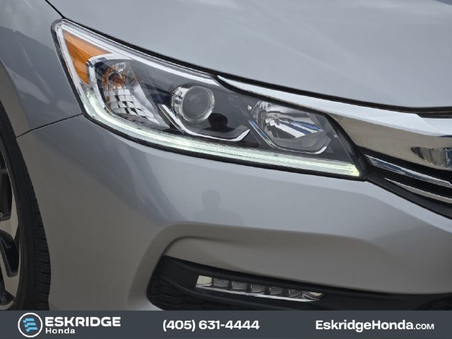 Used 2017 Honda Accord EX-L image 9