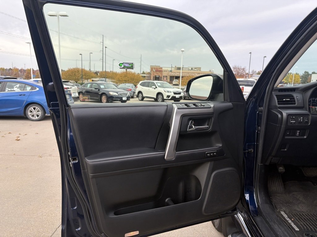 Used 2019 Toyota 4Runner Limited image 9