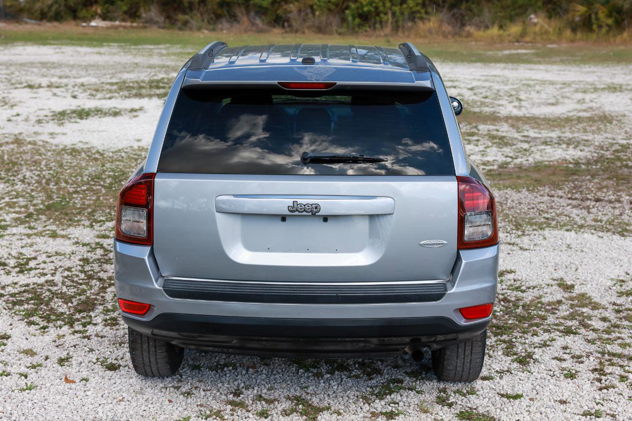 Used 2016 Jeep Compass Latitude image 9