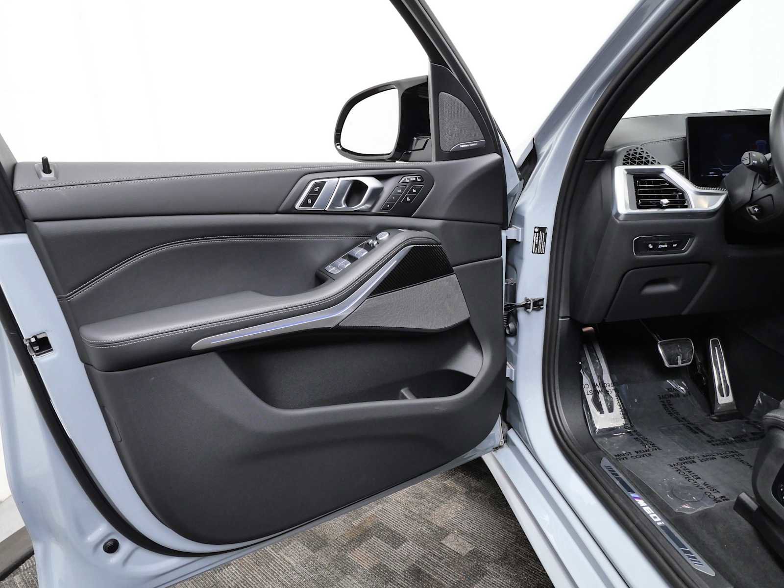 Used 2025 BMW X7 M60i image 19