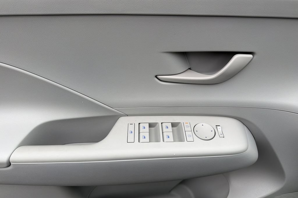 New 2026 Hyundai Kona SE AWD/4WD image 8