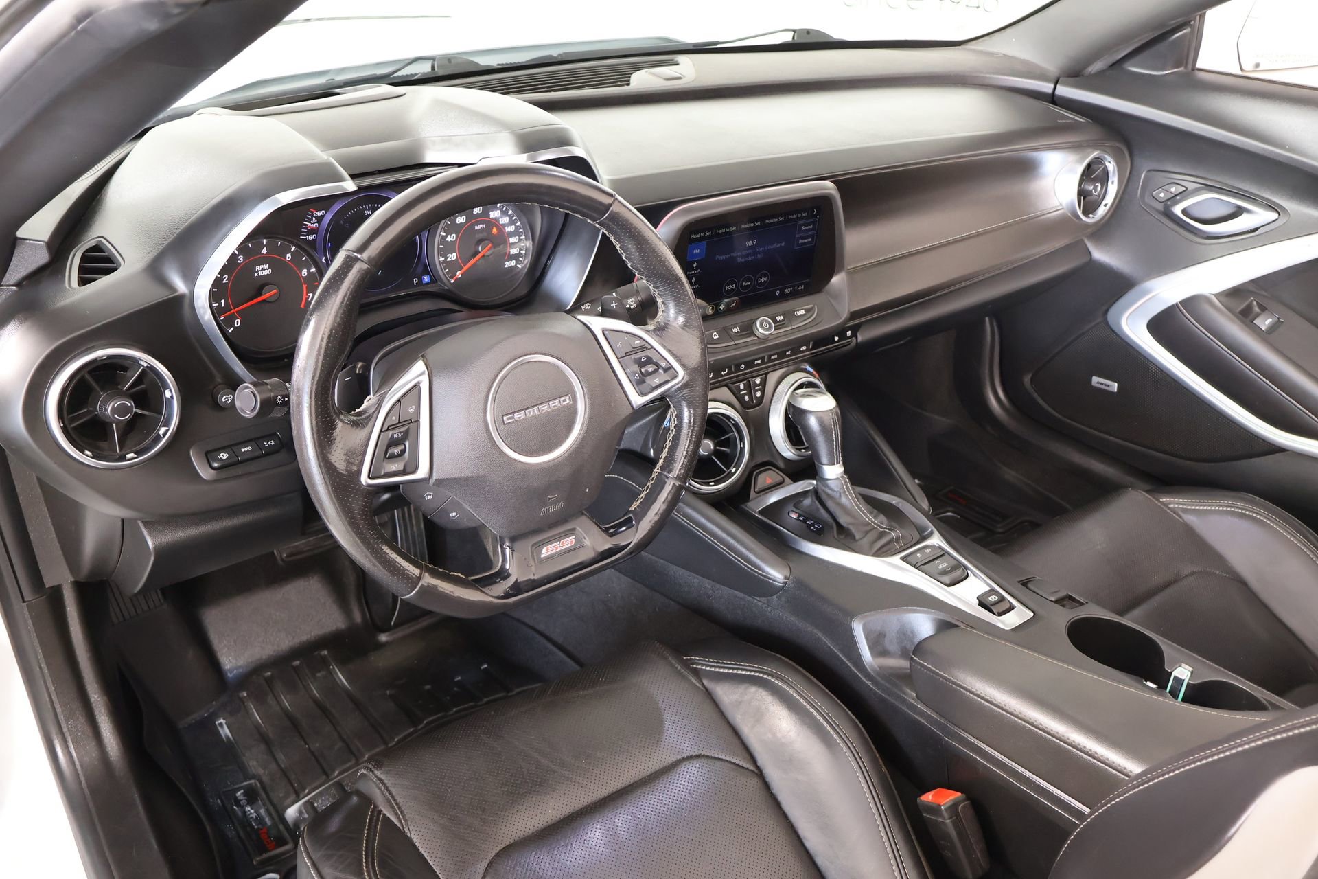 Used 2019 Chevrolet Camaro SS image 2