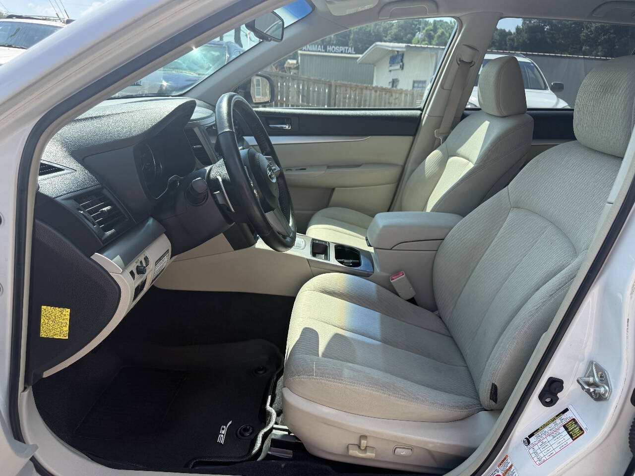 Used 2010 Subaru Outback 2.5i Premium AWD/4WD image 10