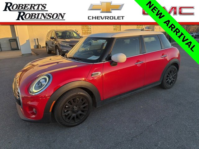 Used 2021 MINI Cooper 4-Door Hardtop w/ Storage Package image 1