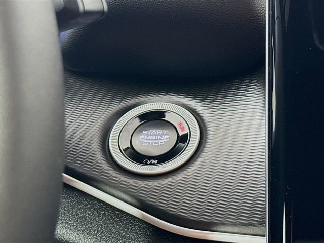 Used 2025 Jeep Grand Cherokee L Altitude image 13