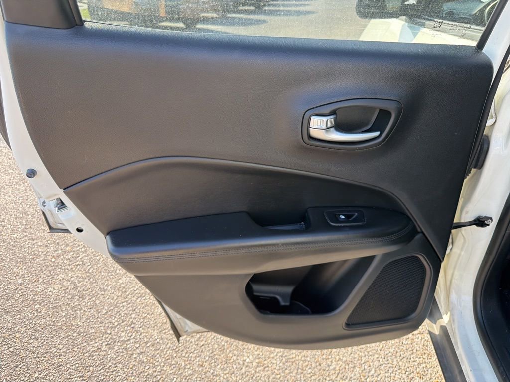 Used 2018 Jeep Compass Altitude image 14