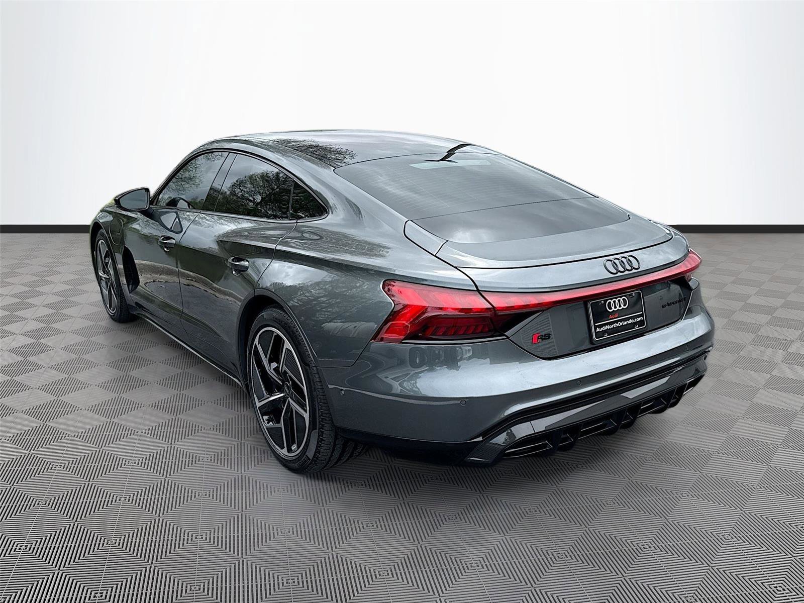 Used 2024 Audi RS e-tron GT w/ Carbon Performance Package AWD/4WD image 5