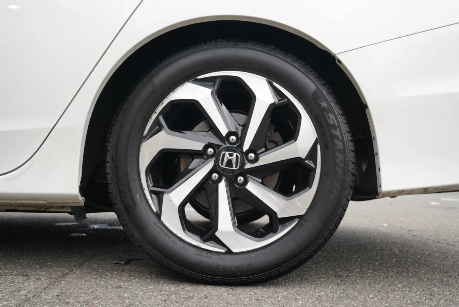 Used 2017 Honda Accord EX-L image 15