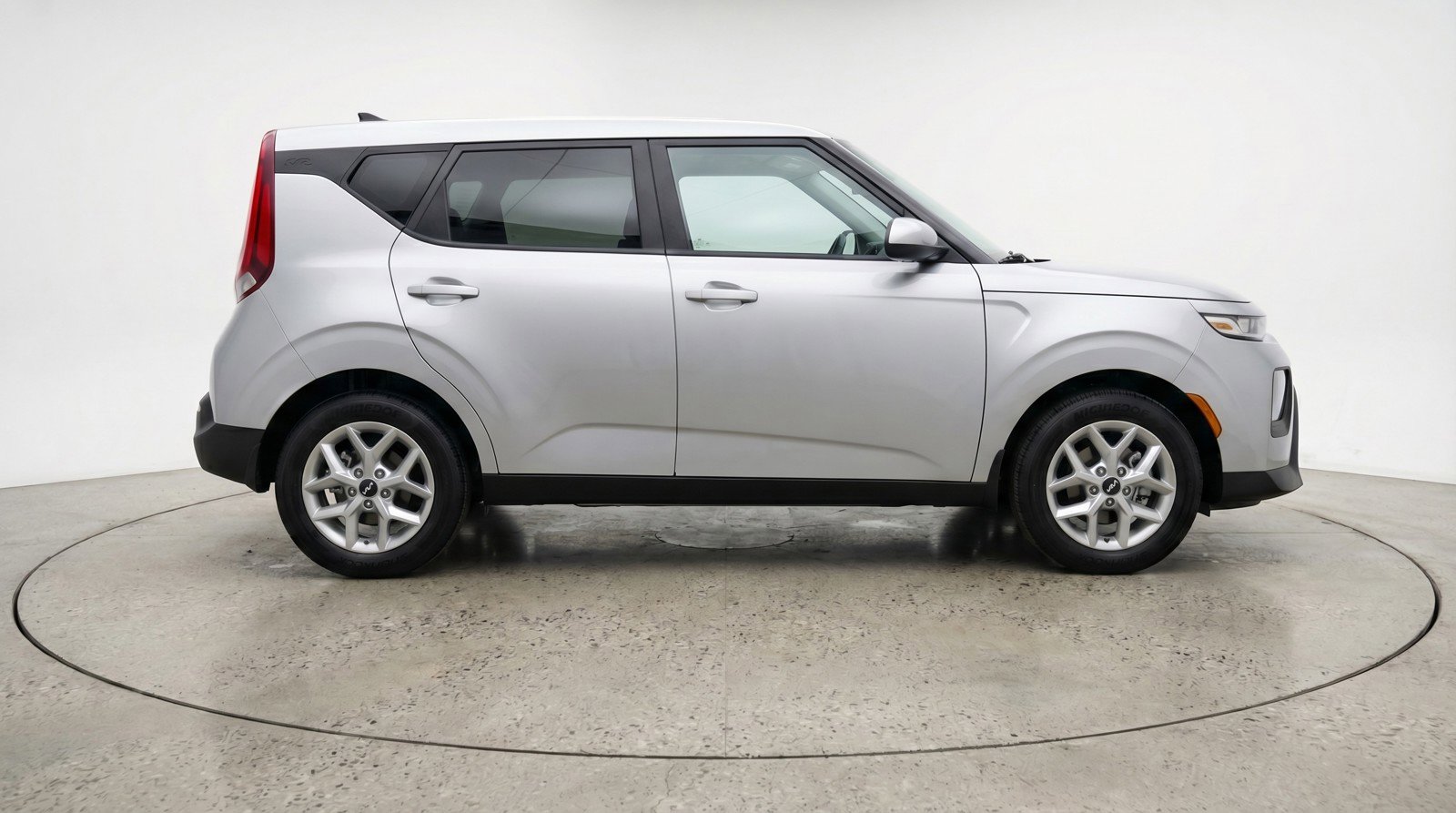 Used 2025 Kia Soul LX w/ LX Technology Package image 11