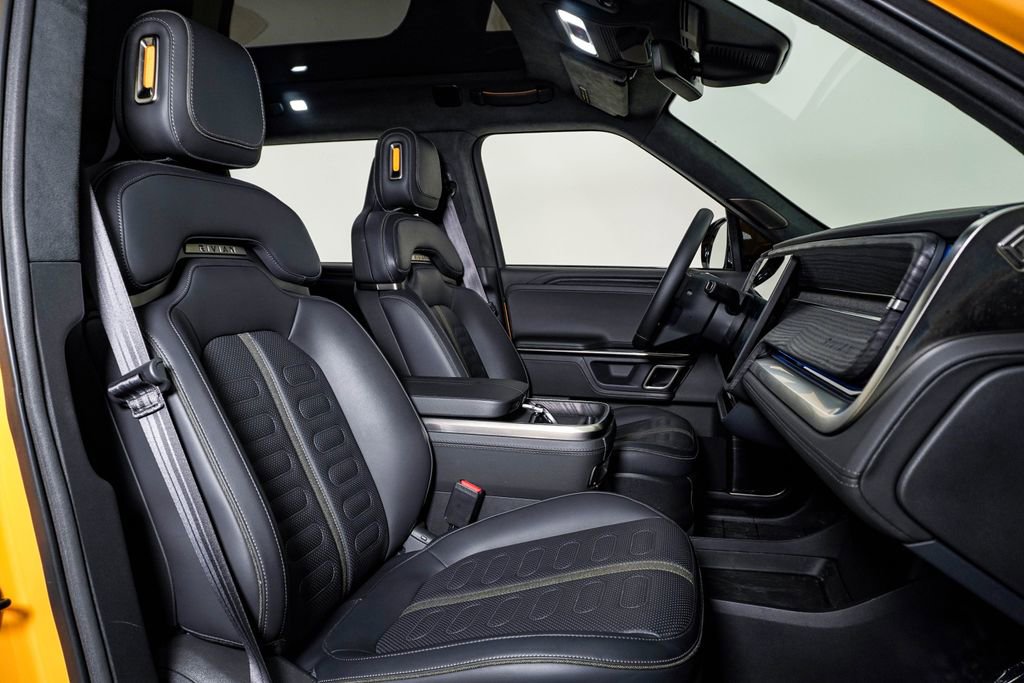 Used 2023 Rivian R1S Adventure image 15