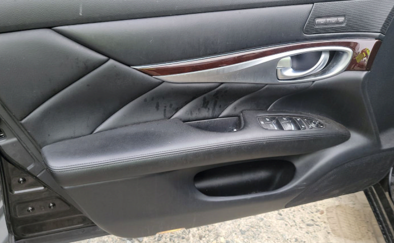 Used 2016 INFINITI Q70 3.7 RWD image 11