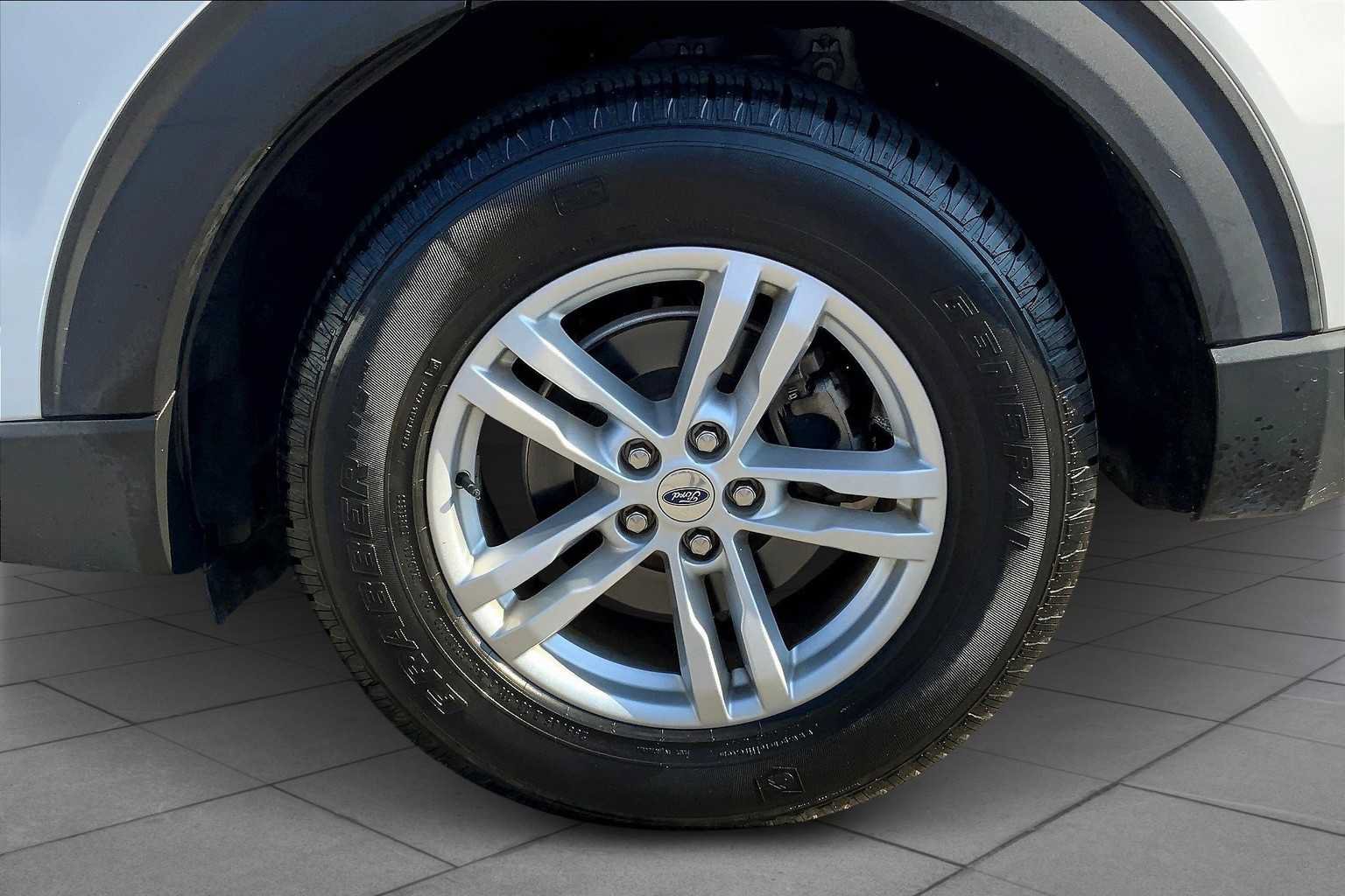 Used 2020 Ford Explorer XLT RWD image 11