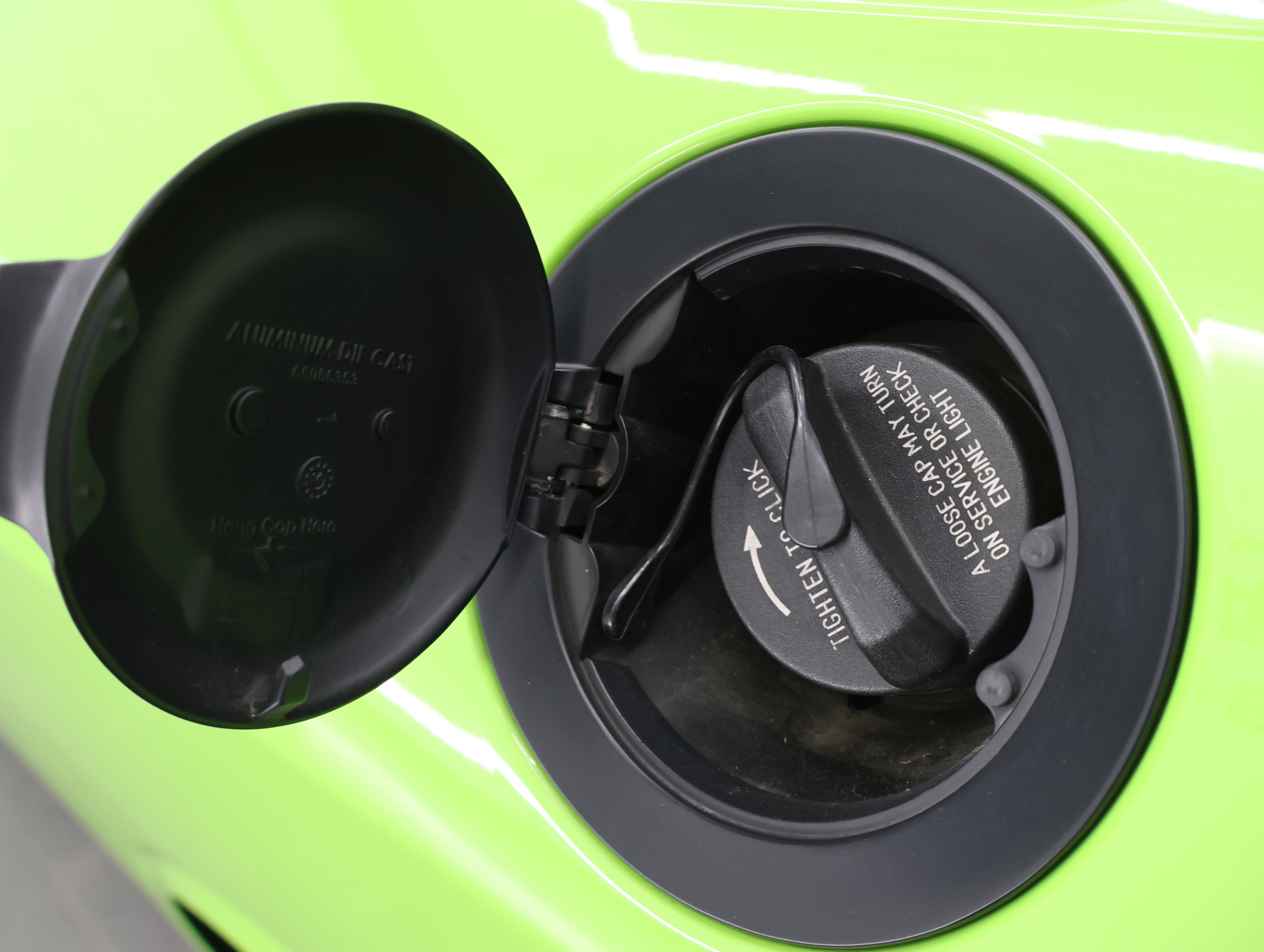 Used 2015 Dodge Challenger SRT Hellcat image 30