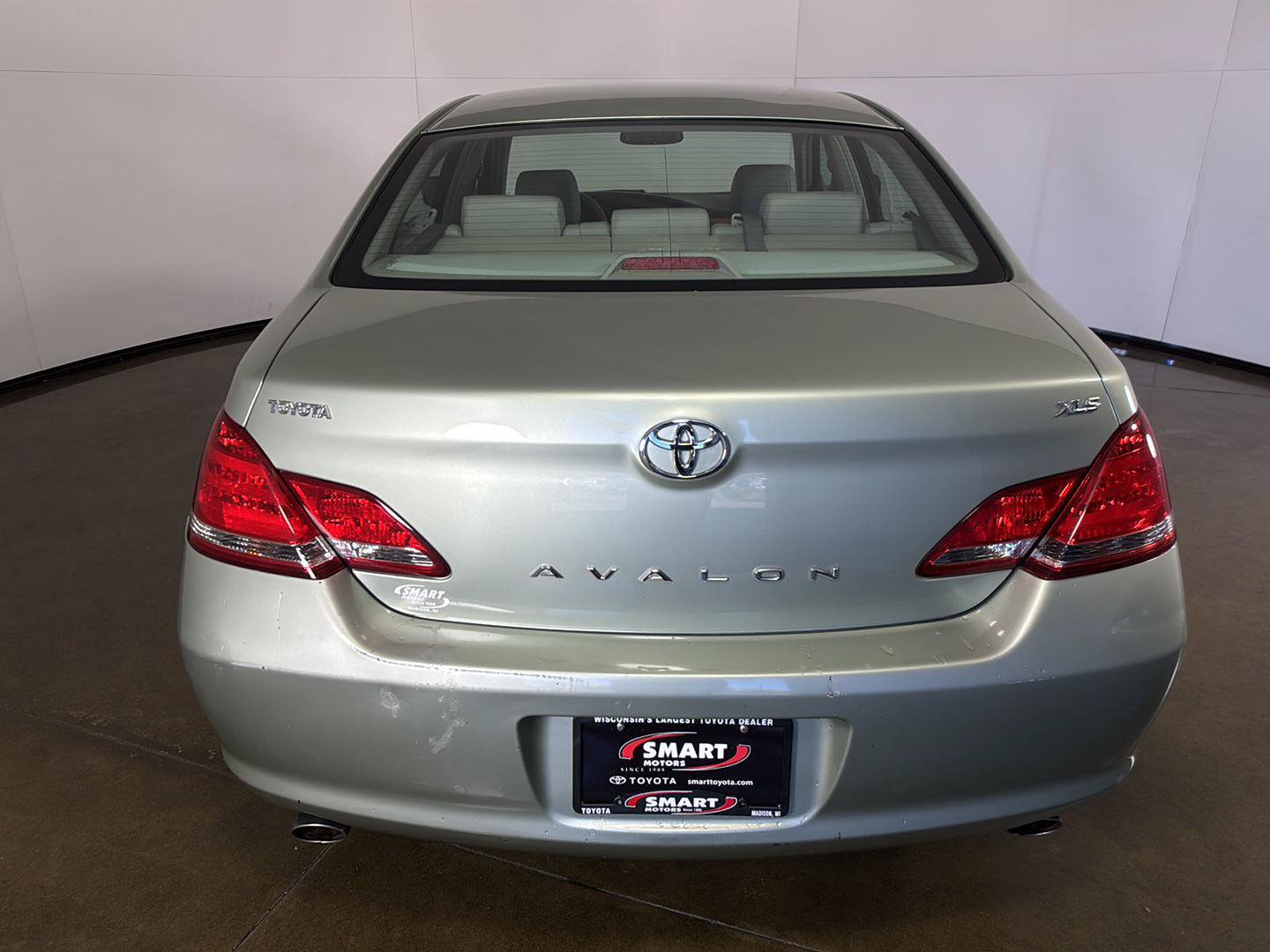 Used 2006 Toyota Avalon XLS FWD image 23