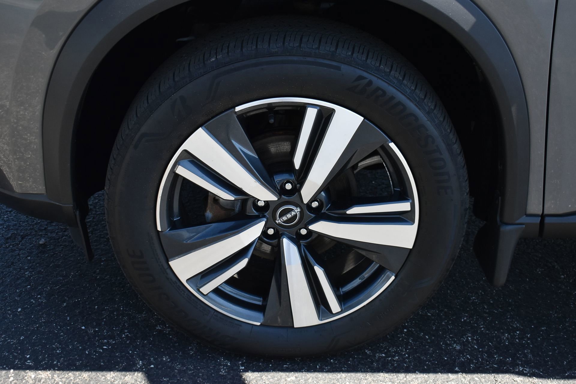 Used 2023 Nissan Rogue SL AWD/4WD image 11