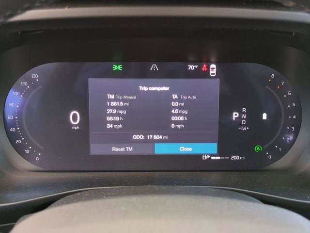 Certified 2025 Volvo XC40 B5 Core AWD/4WD image 24