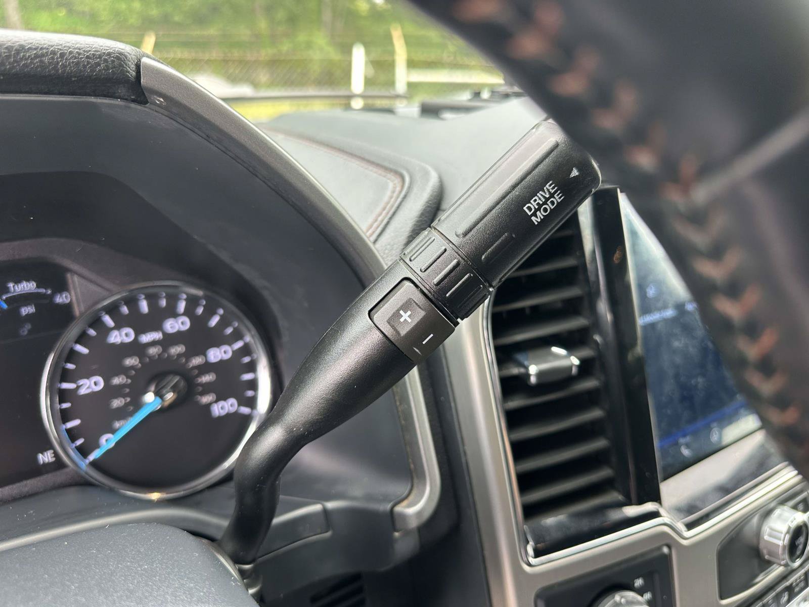 Used 2022 Ford F450 Platinum w/ FX4 Off-Road Package AWD/4WD image 16