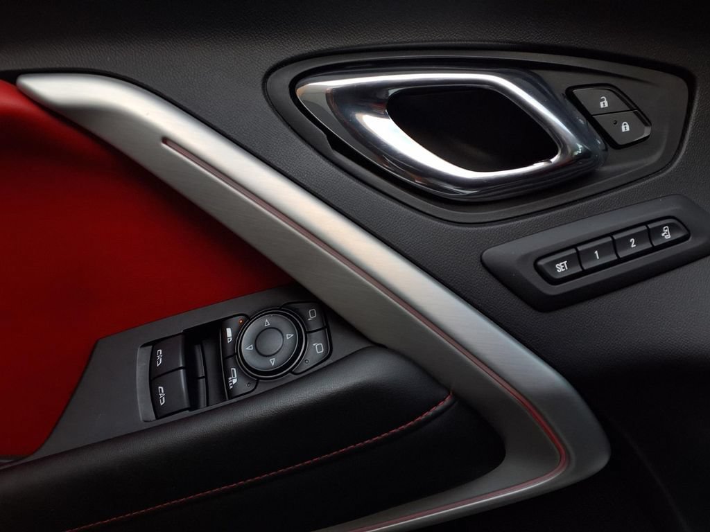 Used 2016 Chevrolet Camaro SS RWD image 21