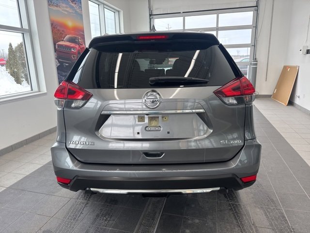 Used 2018 Nissan Rogue SL image 4