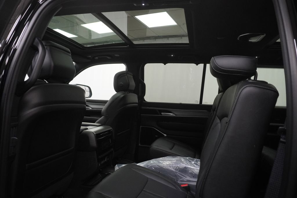 New 2026 Jeep Grand Wagoneer L Limited image 19