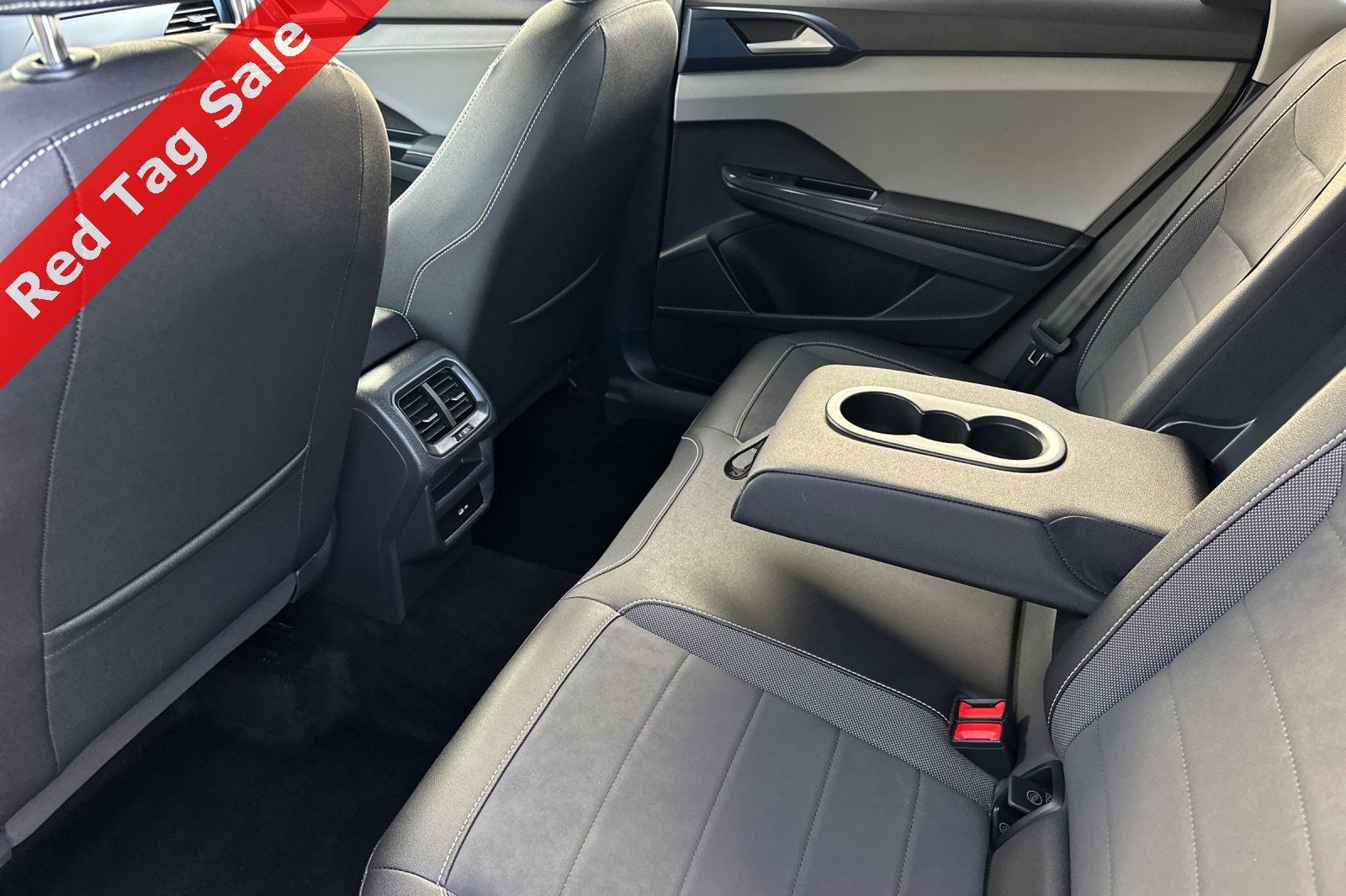 Certified 2024 Volkswagen Taos SE image 13