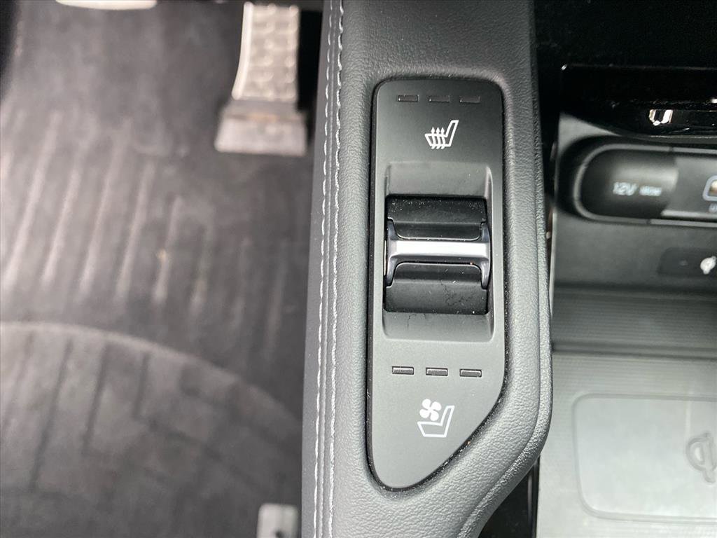 Certified 2021 Kia Telluride SX w/ SX Prestige Package AWD/4WD image 15