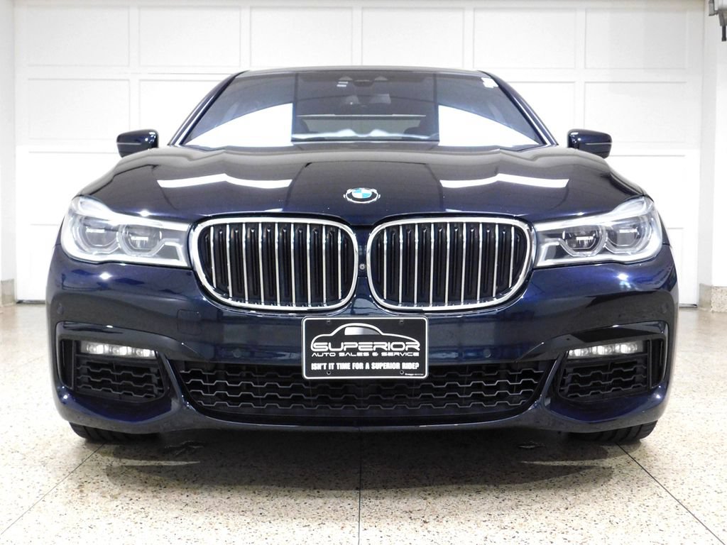 Used 2019 BMW 750i xDrive AWD/4WD image 2