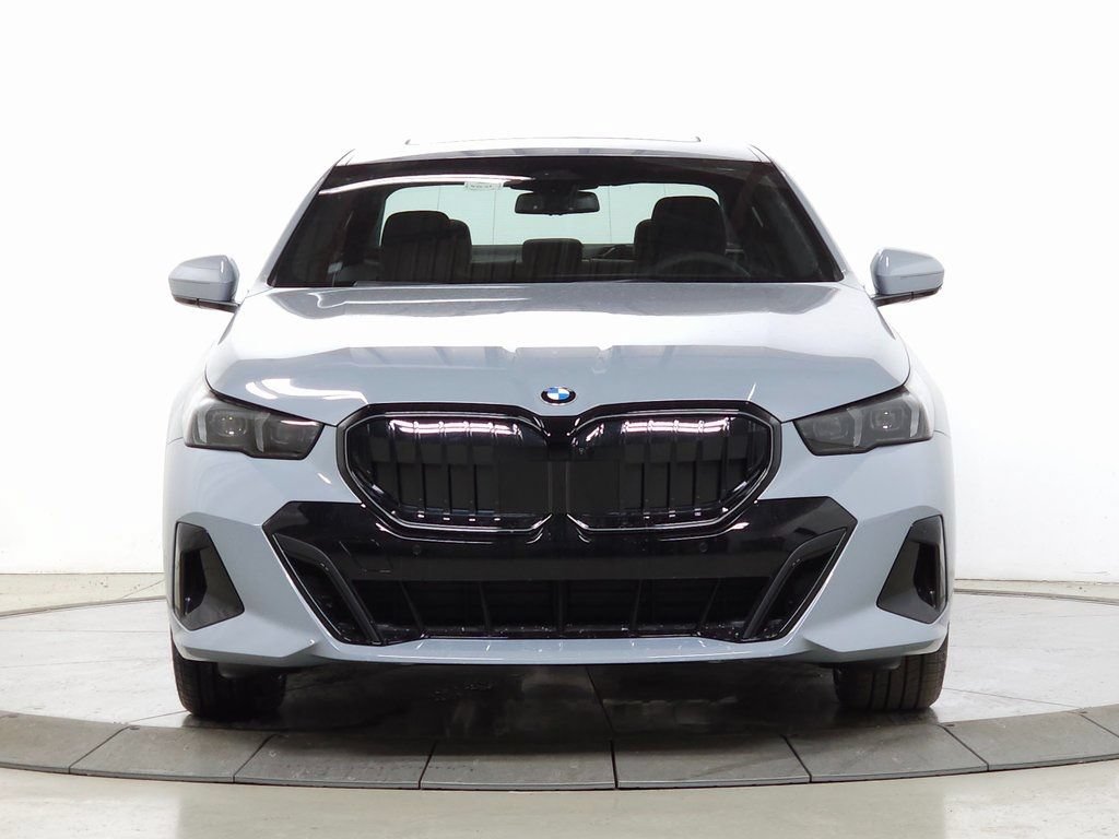New 2026 BMW 530i xDrive w/ M Sport Package AWD/4WD image 2
