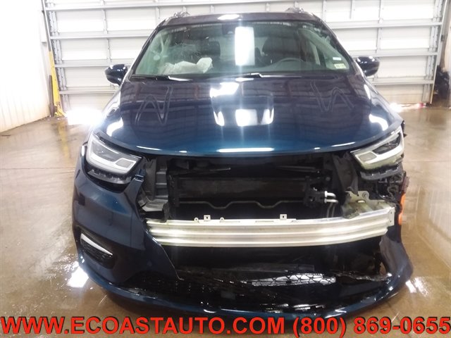 Used 2021 Chrysler Pacifica Touring-L image 7