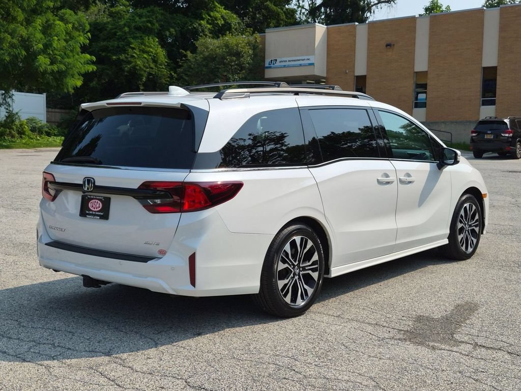 Used 2025 Honda Odyssey Elite image 3