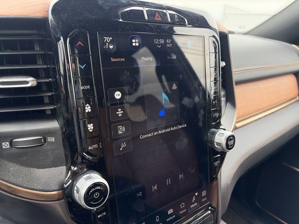 Used 2024 RAM 2500 Limited w/ Towing Technology Group image 16