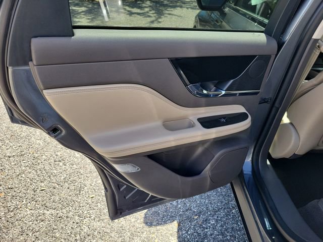 Used 2023 Lincoln Corsair Reserve w/ Jet Appearance Package image 27