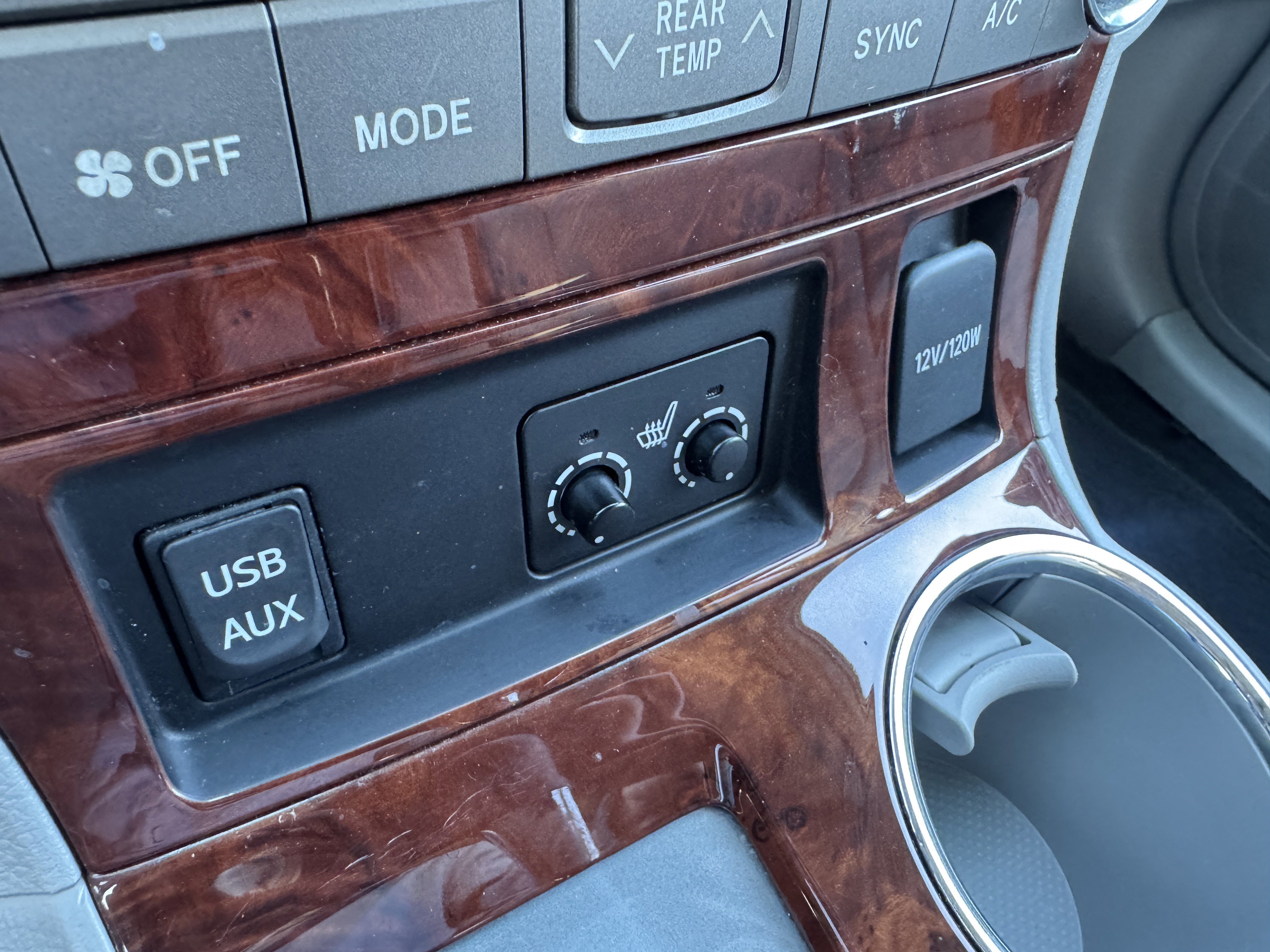 Used 2012 Toyota Highlander Limited w/ Tow Pkg image 29