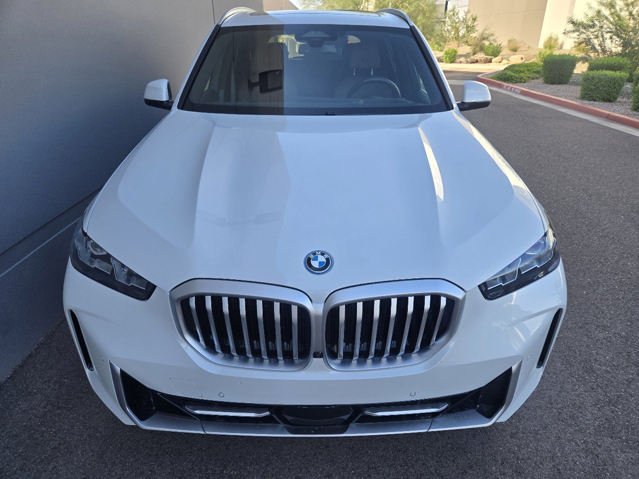 Used 2026 BMW X5 xDrive50e w/ Climate Comfort Package image 13