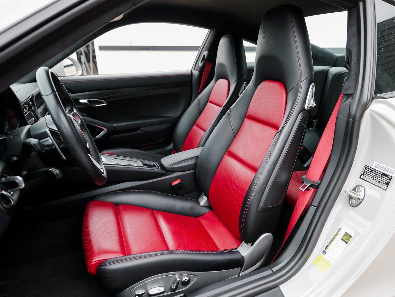 Certified 2018 Porsche 911 Carrera GTS image 5