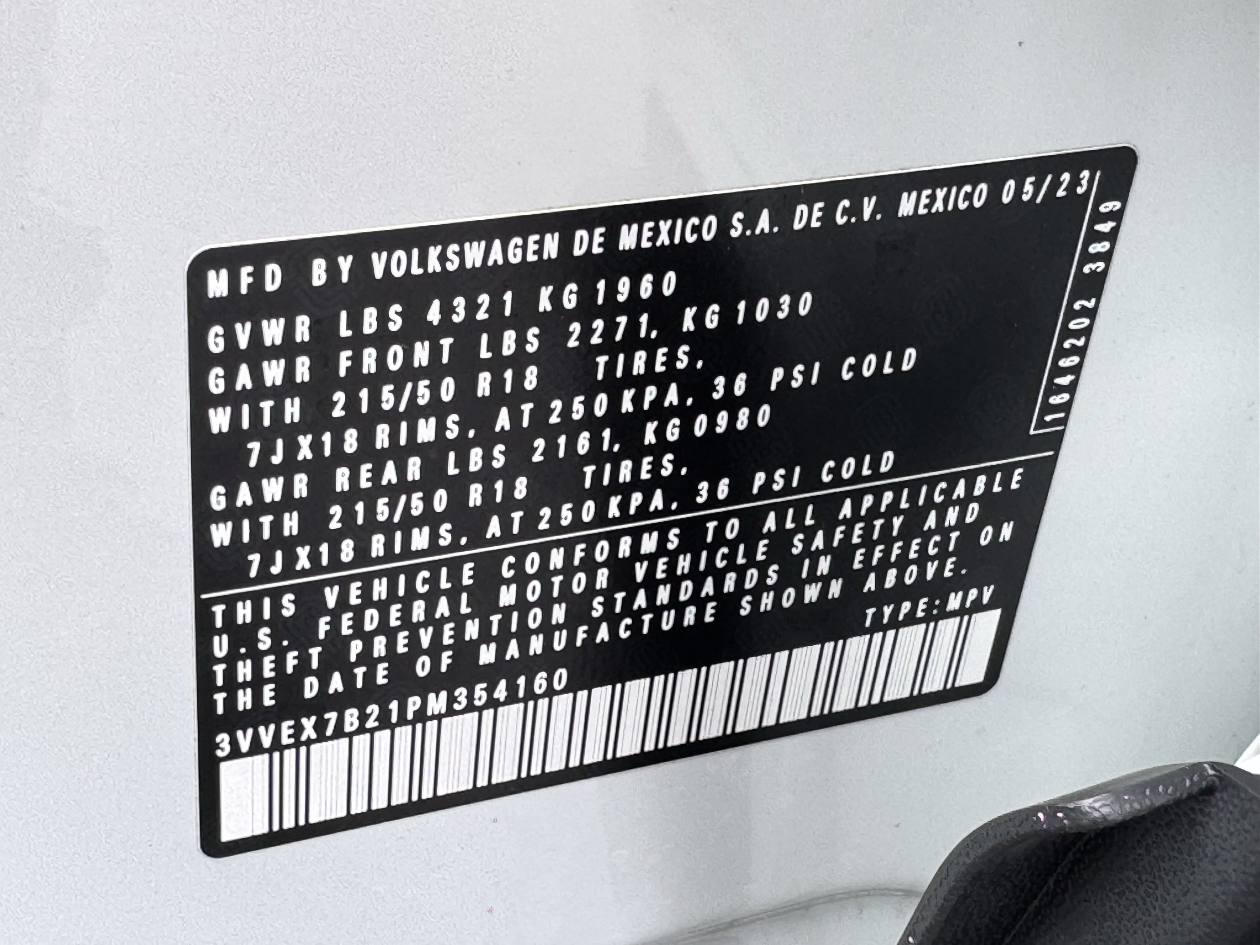 Used 2023 Volkswagen Taos SE w/ Panoramic Sunroof Package FWD image 38