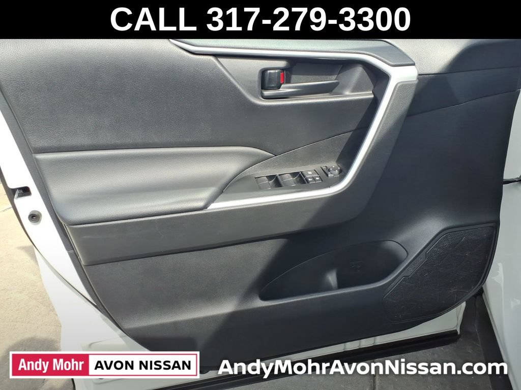 Used 2025 Toyota RAV4 LE AWD/4WD image 15