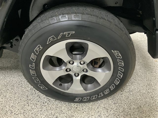 Used 2017 Jeep Wrangler Unlimited Sahara image 9