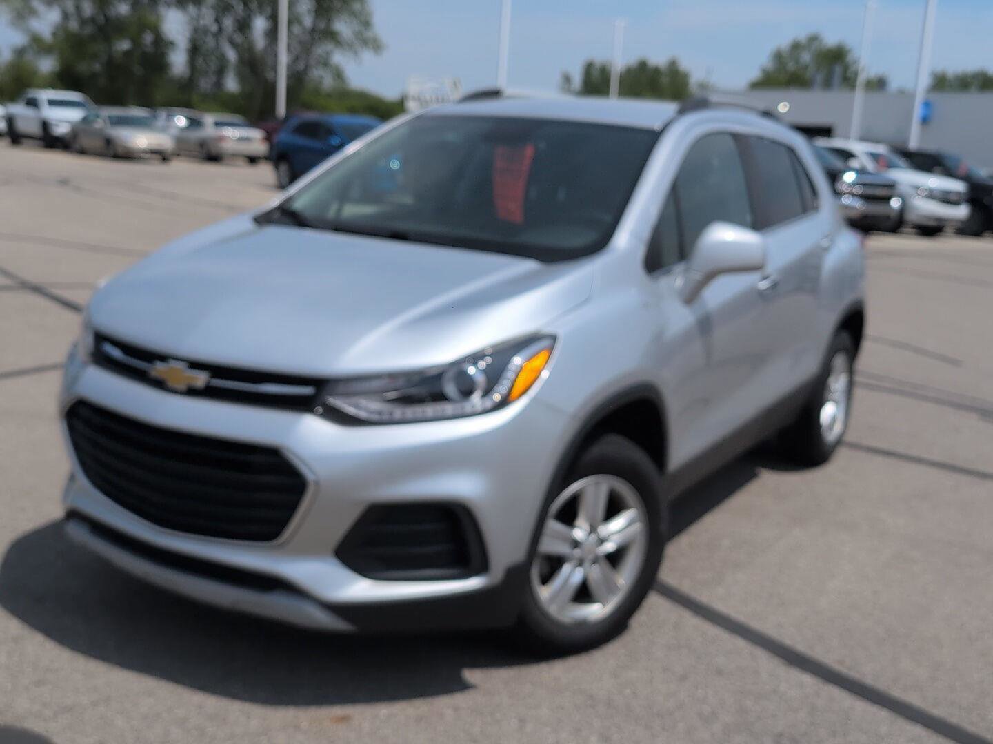 Used 2018 Chevrolet Trax LT w/ LT Convenience Package AWD/4WD image 12