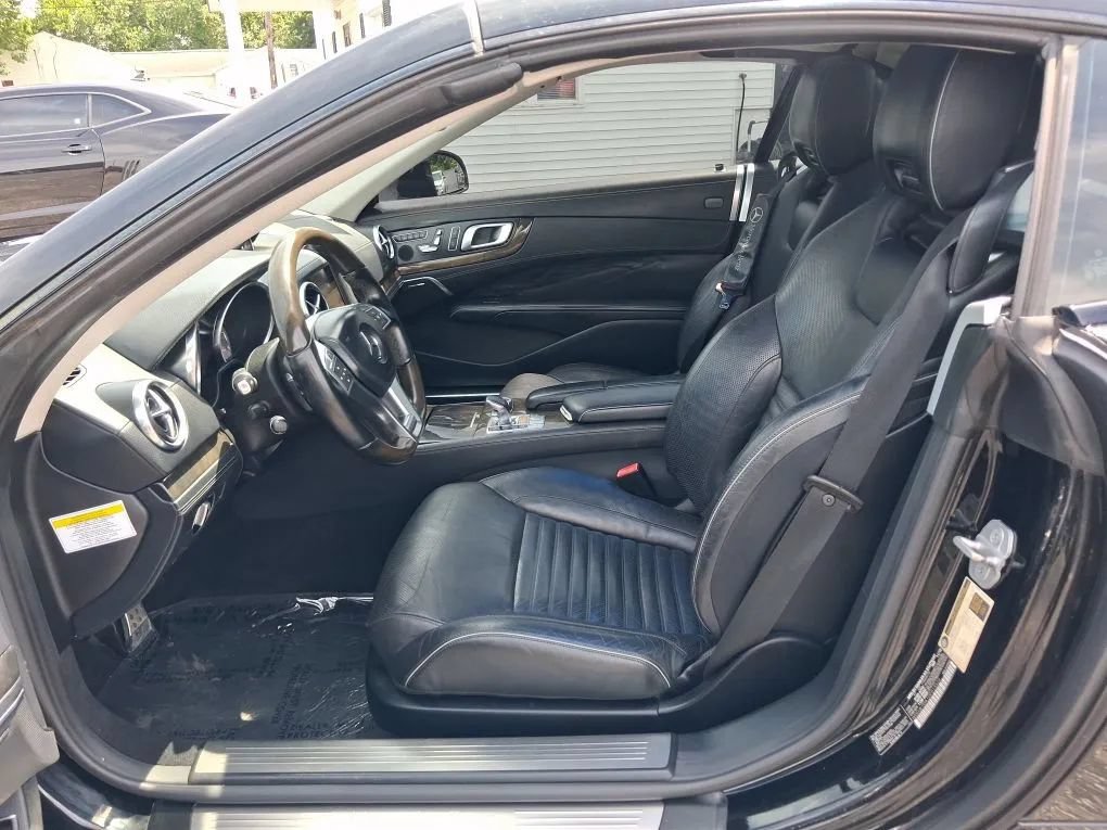 Used 2013 Mercedes-Benz SL 550 w/ Premium Pkg image 14