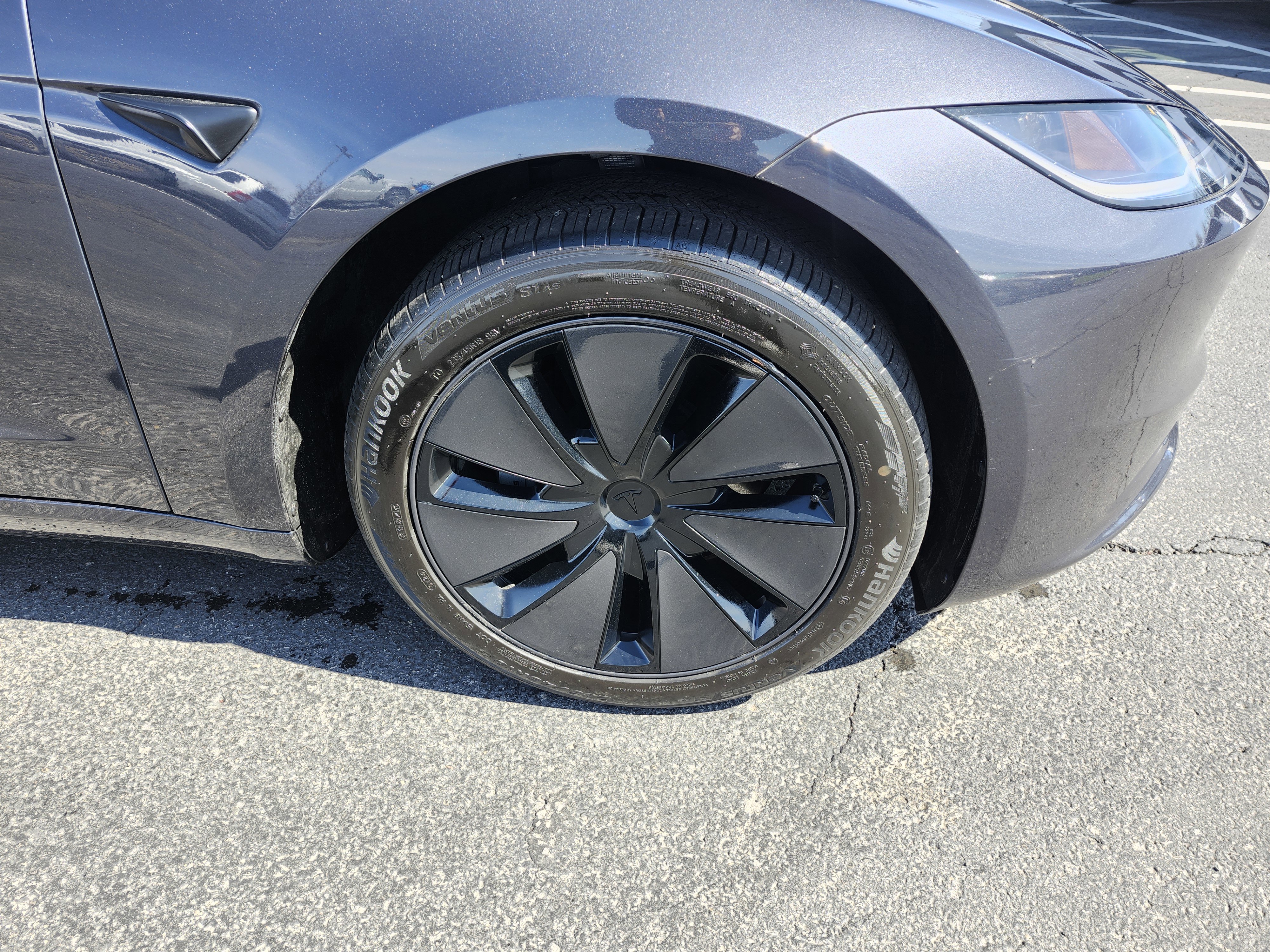 Used 2024 Tesla Model 3 Standard Range image 10